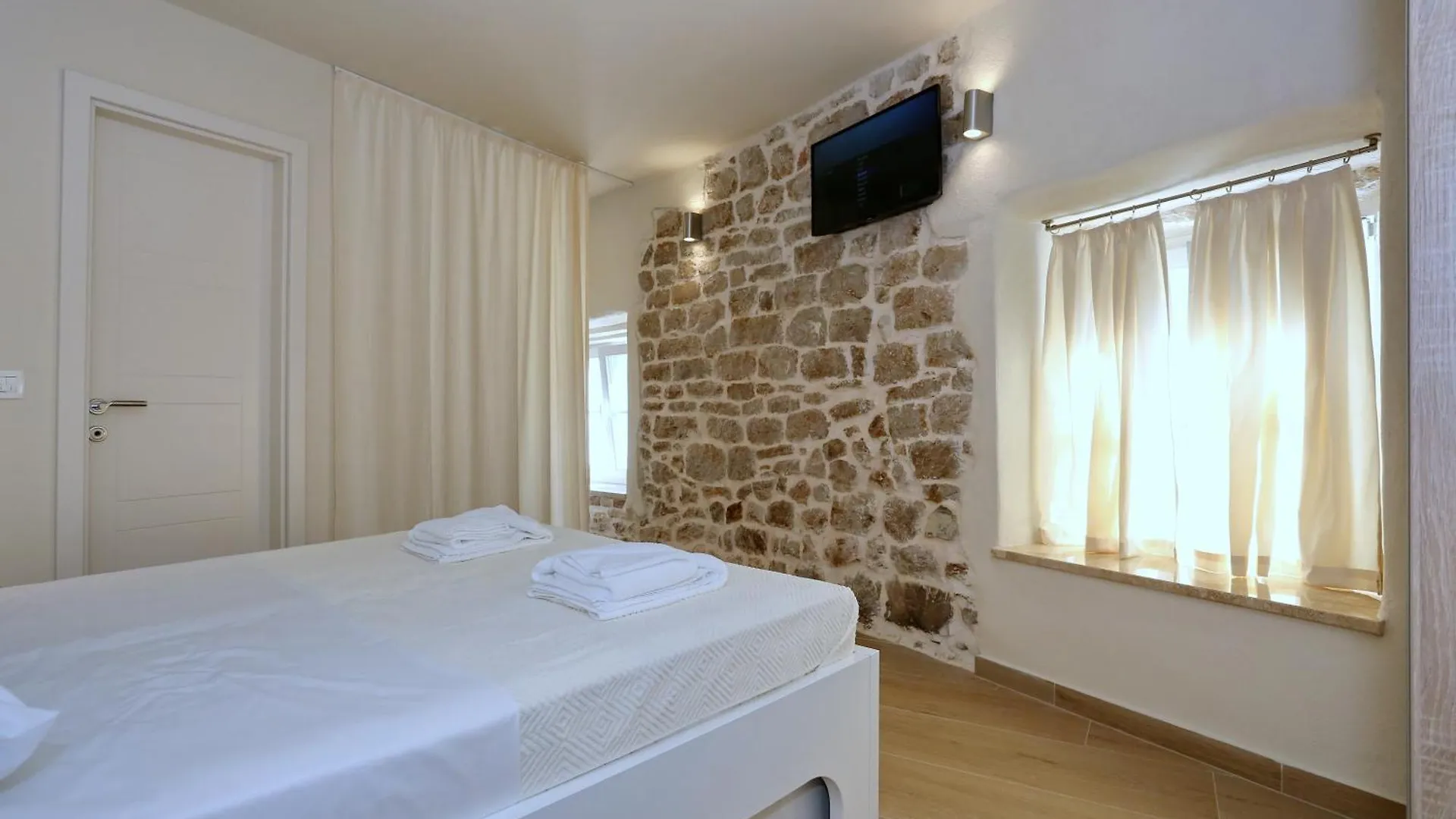 Idassa Palace Rooms Zadar Pensjonat