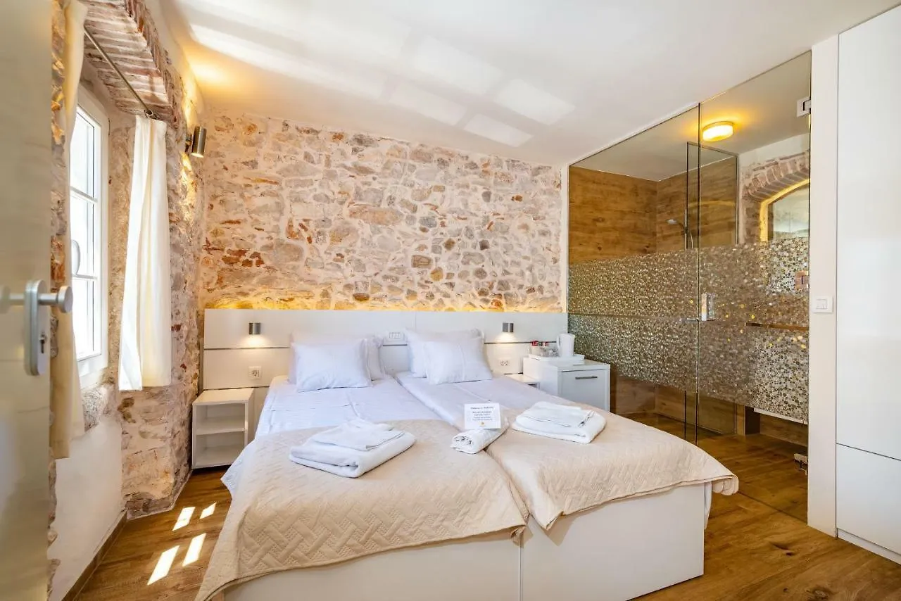 Idassa Palace Rooms Zadar 3*,