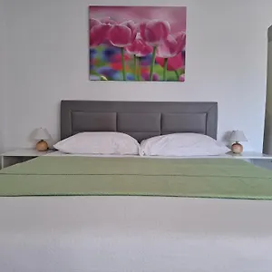 https://apartments-rooms-mila.primorje-gorskikotar.com